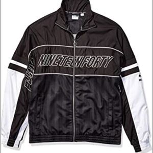 🆕 PUMA Luxtg Woven Black & White Jacket size medium